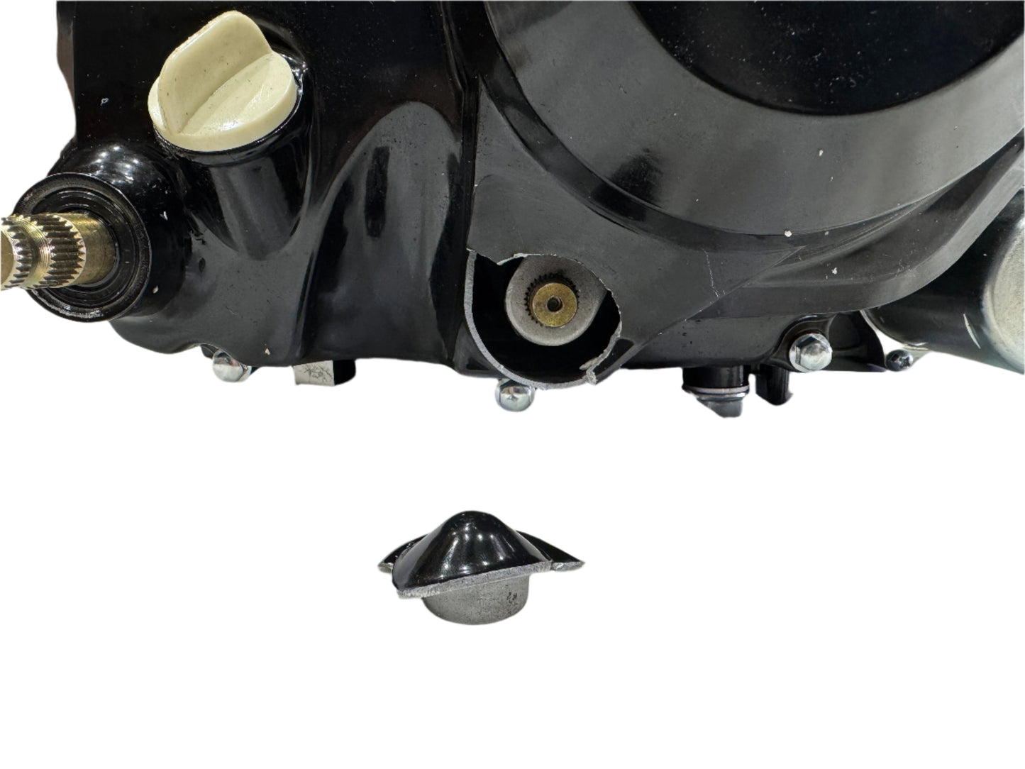 [Cracked, Never Used] LIFAN 125, Electric Start, Semi Auto 4 Stroke Engine (Black)